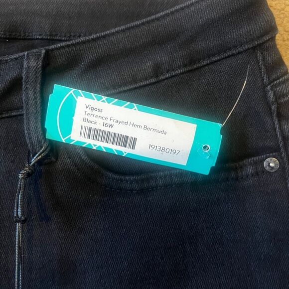 Black denim shorts - Picture 3 of 3